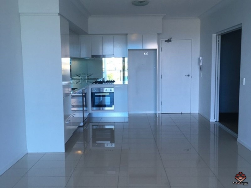 2 East Quay Drive, Biggera Waters QLD 4216