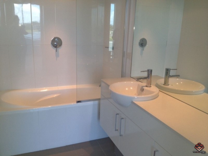 2 East Quay Drive, Biggera Waters QLD 4216