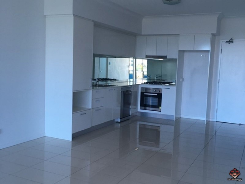 2 East Quay Drive, Biggera Waters QLD 4216