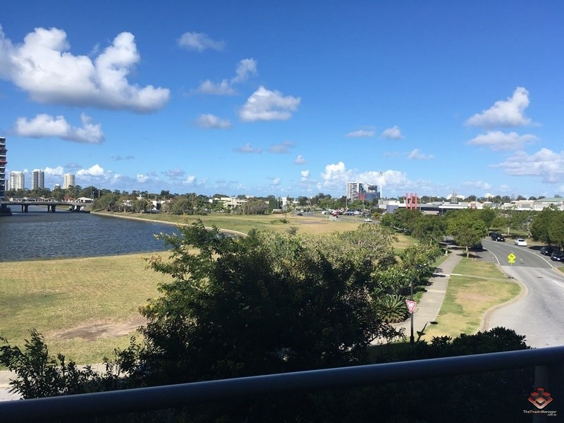 2 East Quay Drive, Biggera Waters QLD 4216
