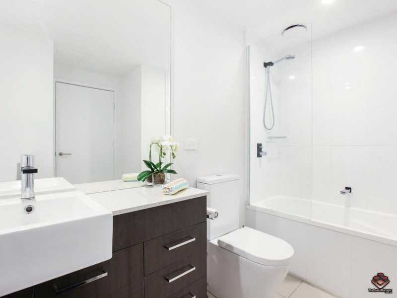 25 East Quay Drive, Biggera Waters QLD 4216