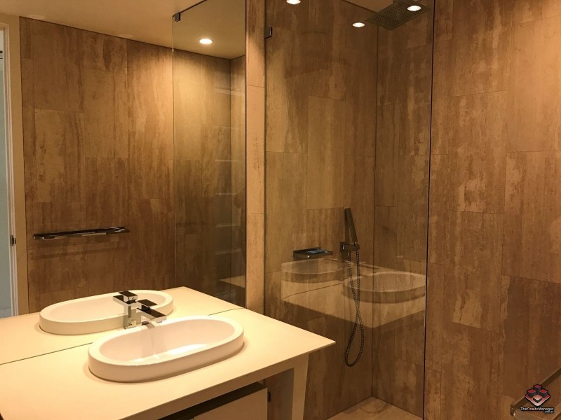 1 Marina Drive, Benowa QLD 4217