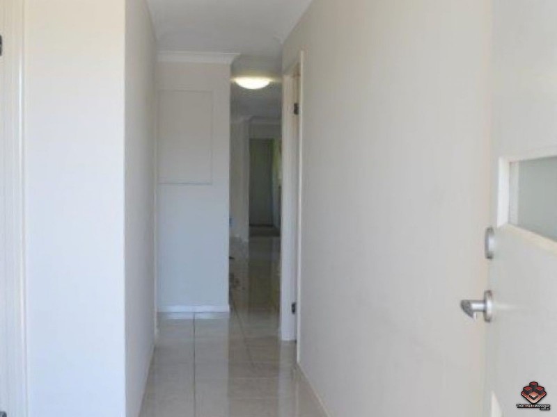 42 Azure Way, Hope Island QLD 4212