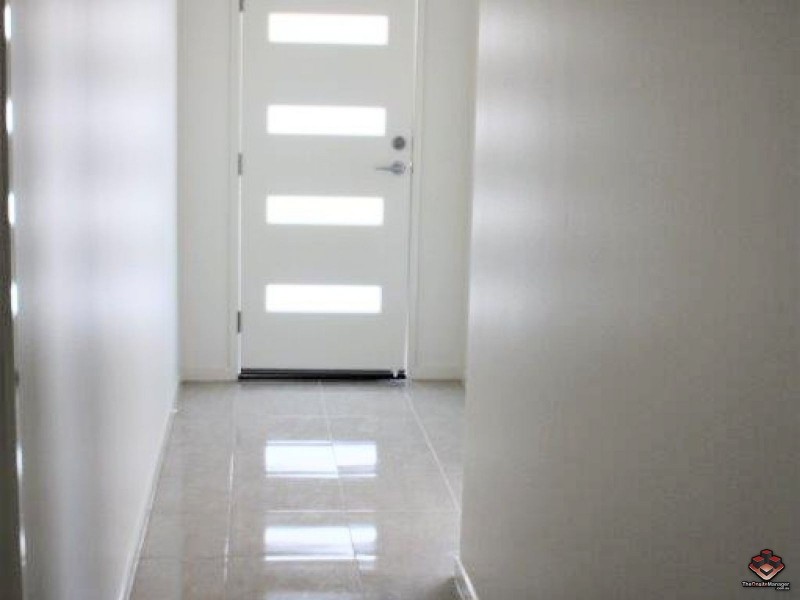 42 Azure Way, Hope Island QLD 4212