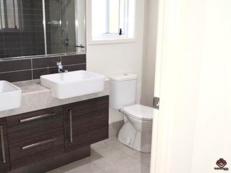 42 Azure Way, Hope Island QLD 4212