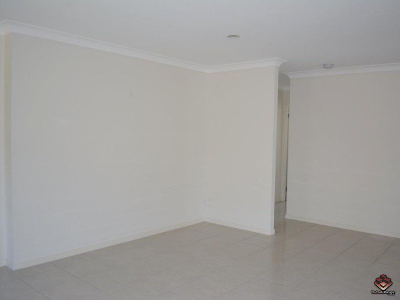 42 Azure Way, Hope Island QLD 4212