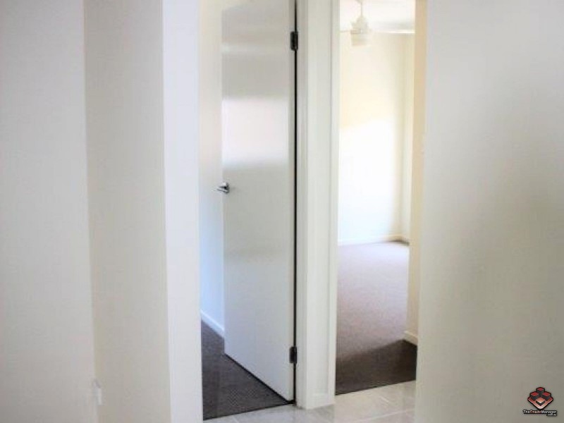 42 Azure Way, Hope Island QLD 4212