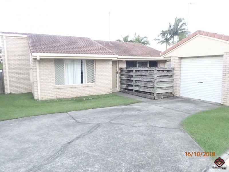 5 Greenlands Drive, Varsity Lakes QLD 4227