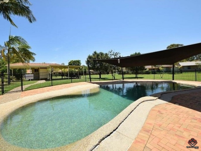 5 Greenlands Drive, Varsity Lakes QLD 4227