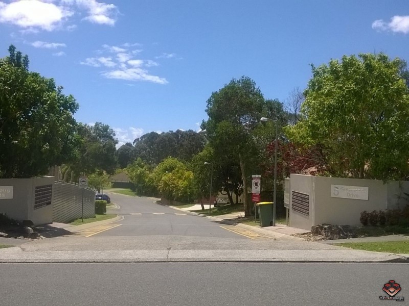 5 Greenlands Drive, Varsity Lakes QLD 4227