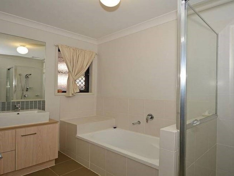 20 Captain Cook Street, Urraween QLD 4655