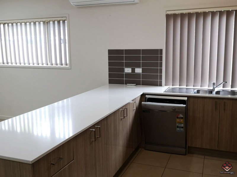 21 Maurie Pears Crescent, Pimpama QLD 4209