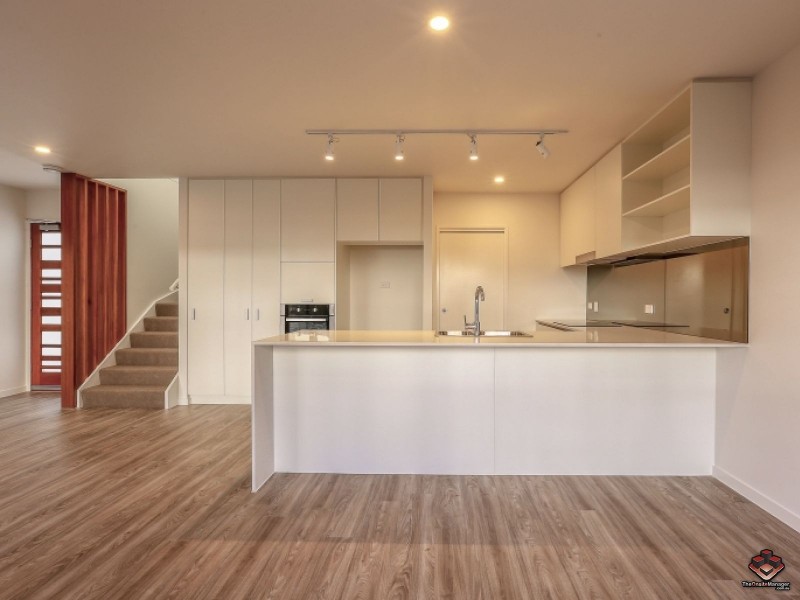 8 Russell Street, Everton Park QLD 4053