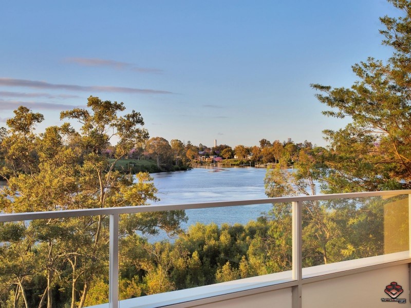 211 King Arthur Terrace, Tennyson QLD 4105