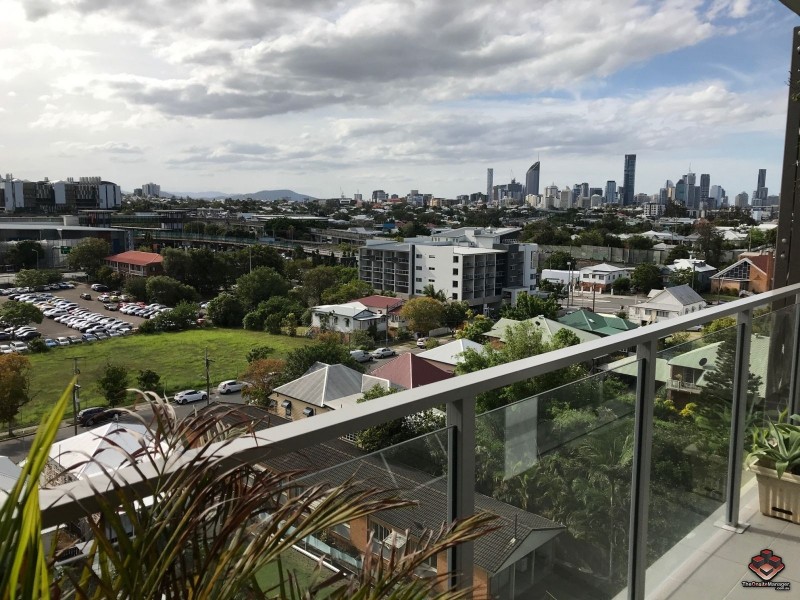 17 Carl Street, Woolloongabba QLD 4102