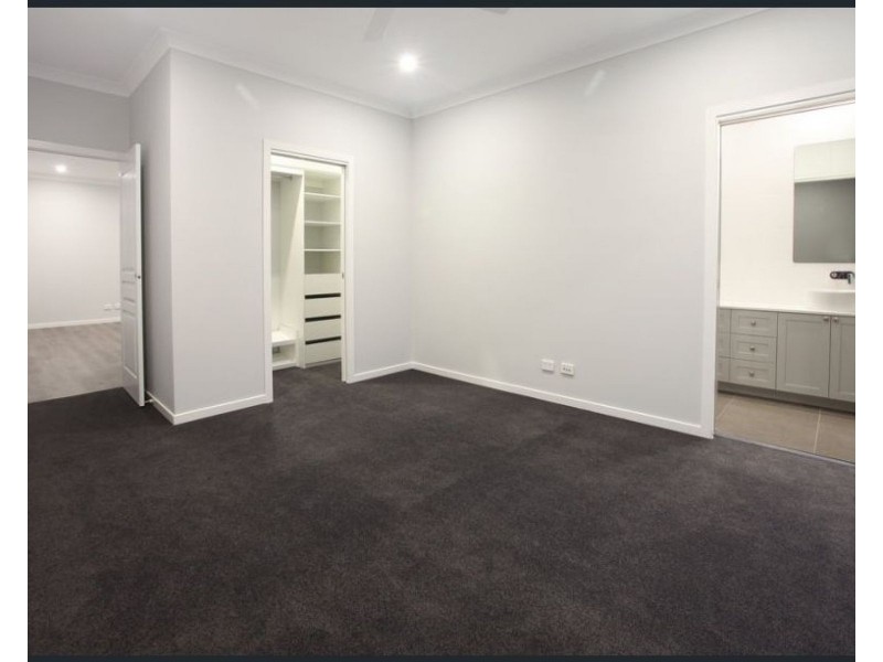 Paradise Point QLD 4216