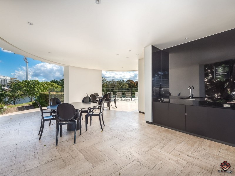 1 Marina Drive, Benowa QLD 4217