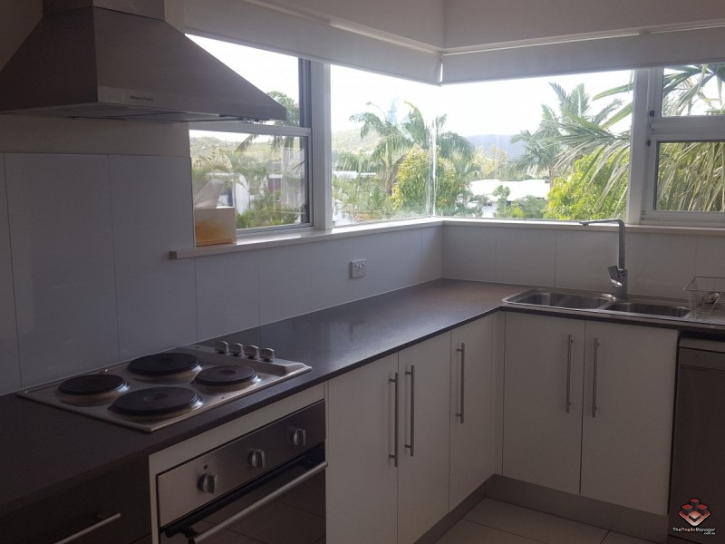 65 Manooka Drive, Cannonvale QLD 4802