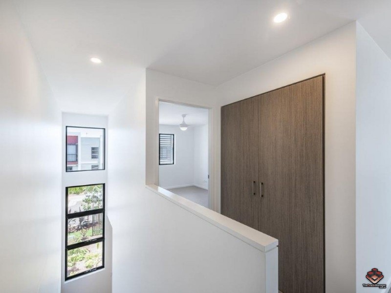 10 Sorrento Street, Hope Island QLD 4212