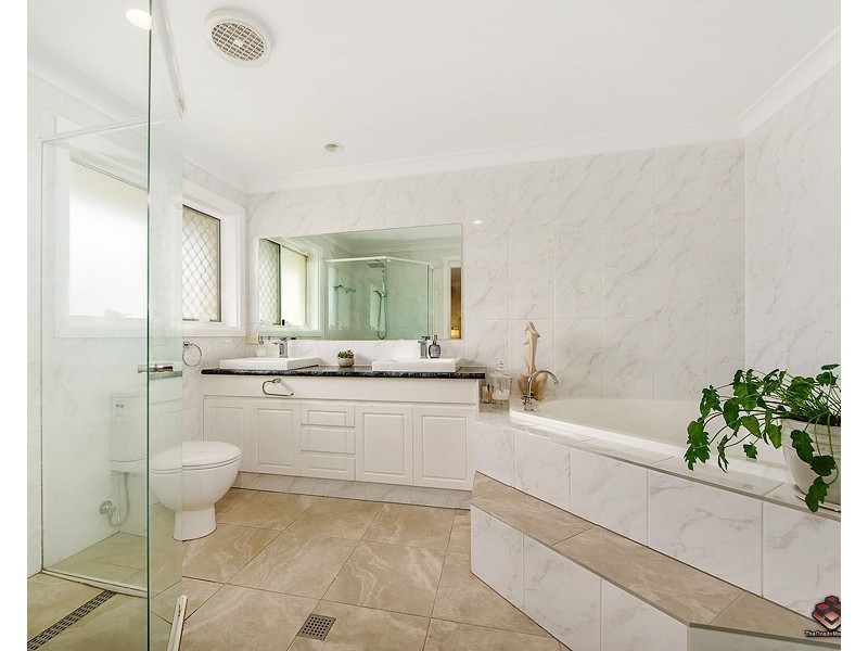 3 Fitzalan Circuit, Arundel QLD 4214