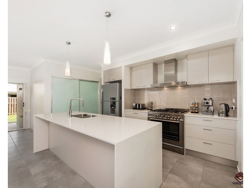 7 Stoneyway Avenue, Maudsland QLD 4210