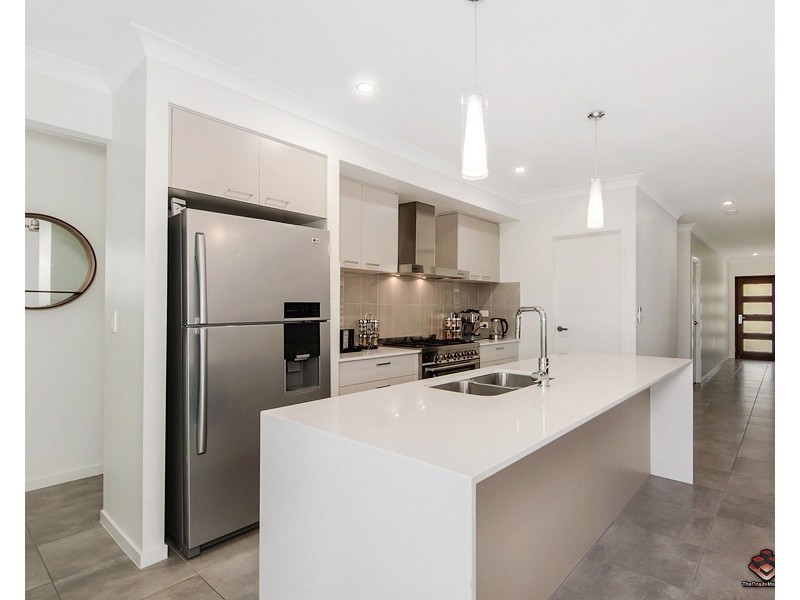 7 Stoneyway Avenue, Maudsland QLD 4210
