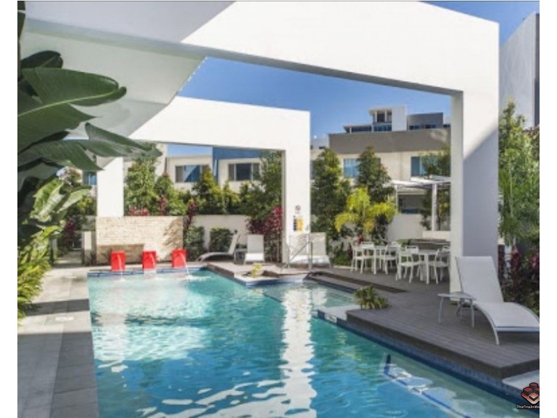 43 Harbour Town Drive, Biggera Waters QLD 4216