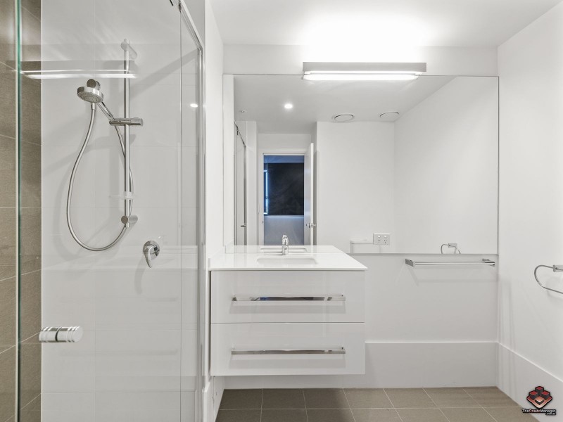 11706/300 Old Cleveland Road, Coorparoo QLD 4151