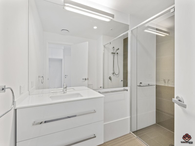 11706/300 Old Cleveland Road, Coorparoo QLD 4151