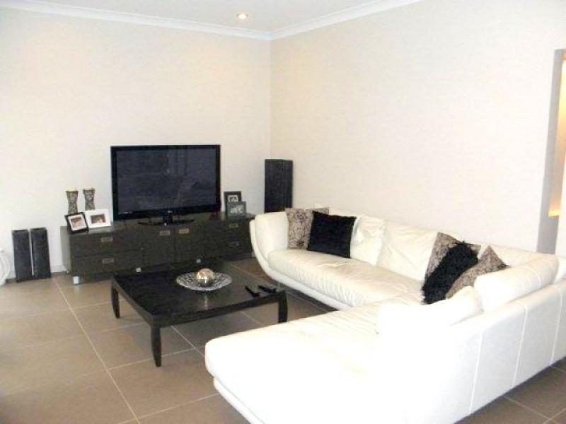 13 Chirn Crescent, Southport QLD 4215
