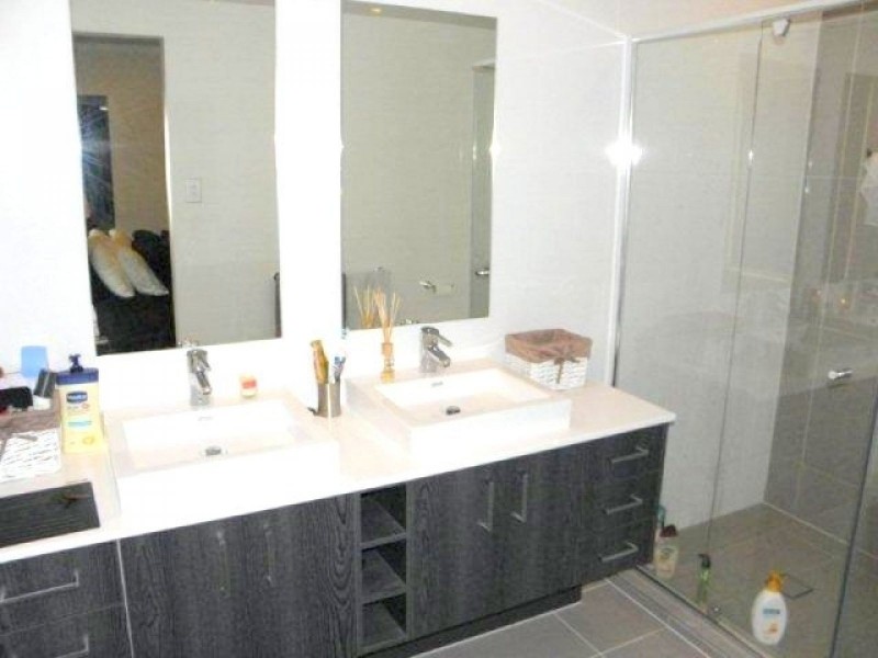 13 Chirn Crescent, Southport QLD 4215