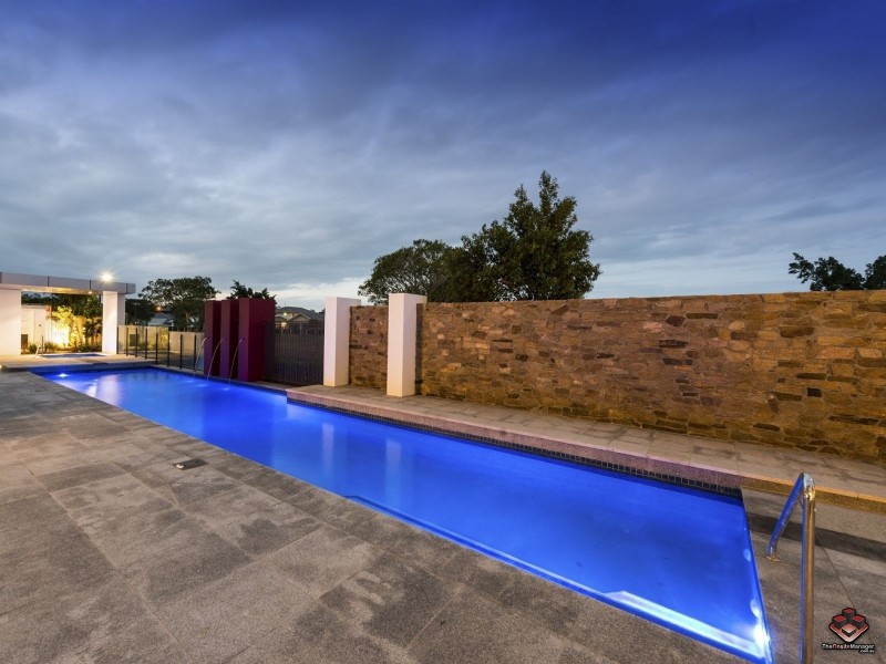 11 Compass Drive, Biggera Waters QLD 4216