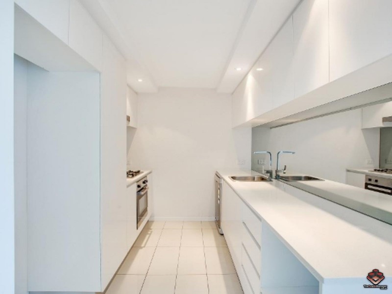 43 Harbour Town Drive, Biggera Waters QLD 4216