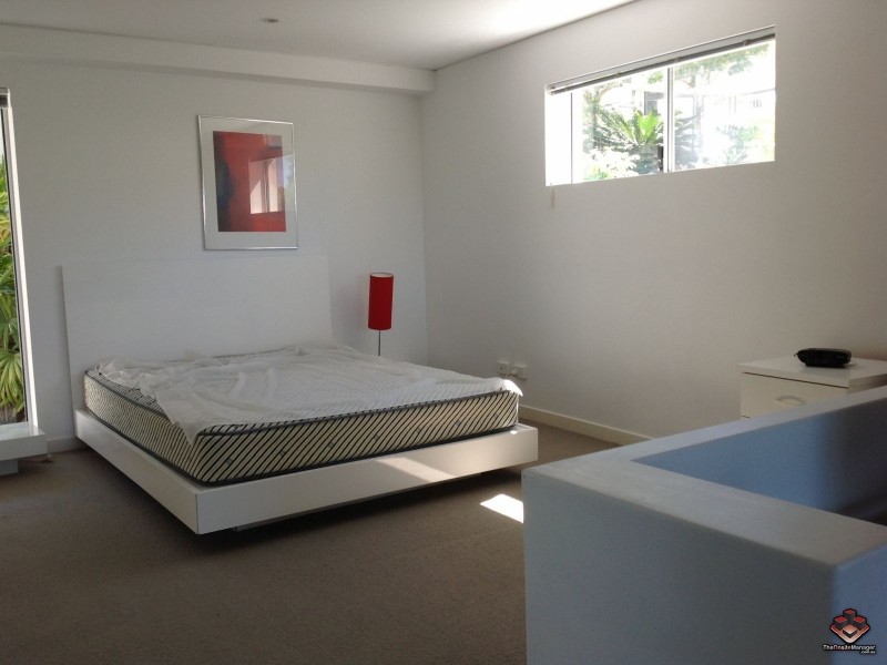 98 University Drive, Varsity Lakes QLD 4227