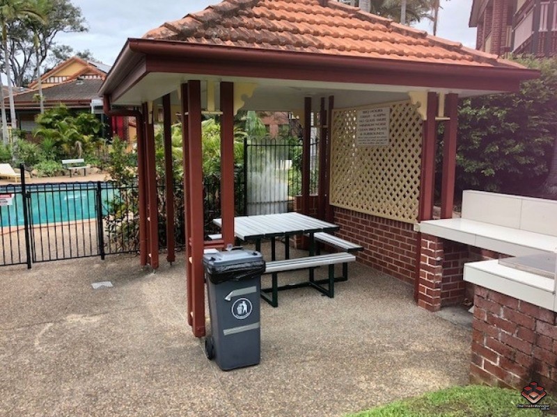 100 Racecourse Drive, Bundall QLD 4217