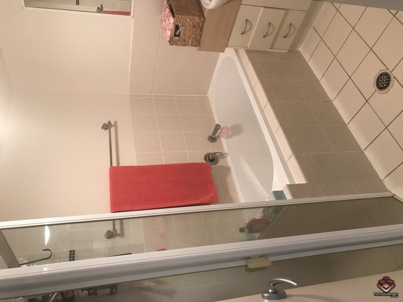 24 Slatyer Avenue, Bundall QLD 4217