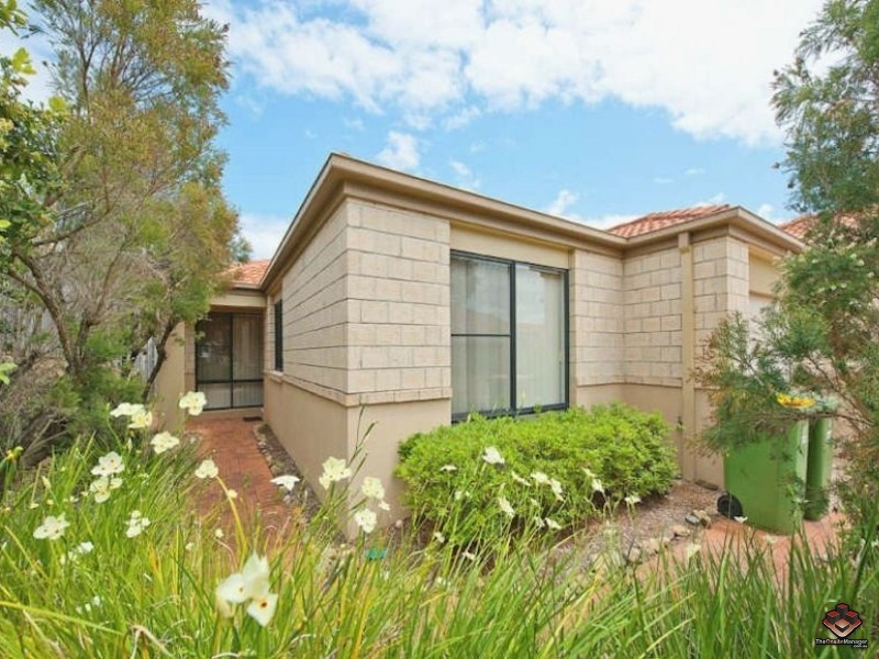 24 Amsonia Court, Arundel QLD 4214