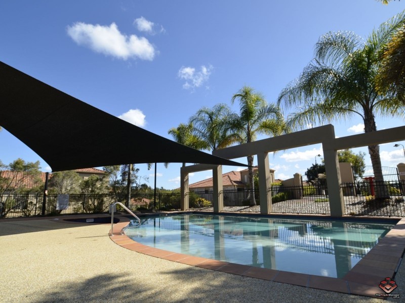 24 Amsonia Court, Arundel QLD 4214