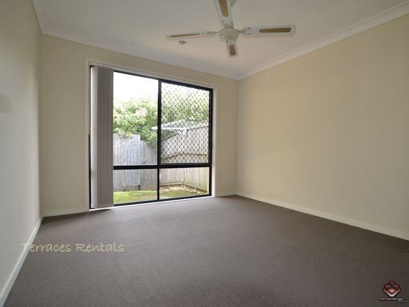 24 Amsonia Court, Arundel QLD 4214