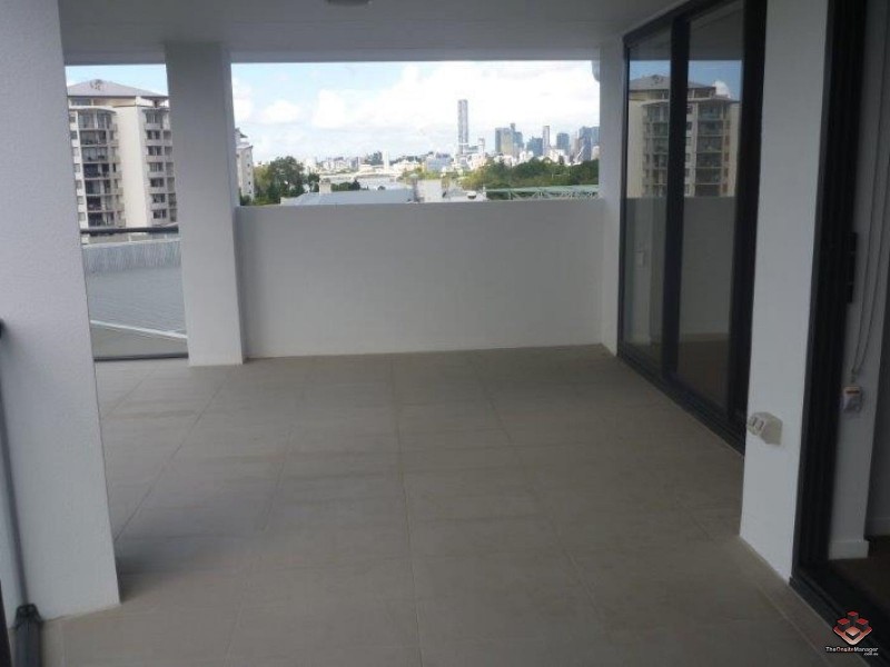 573 Coronation Drive, Toowong QLD 4066