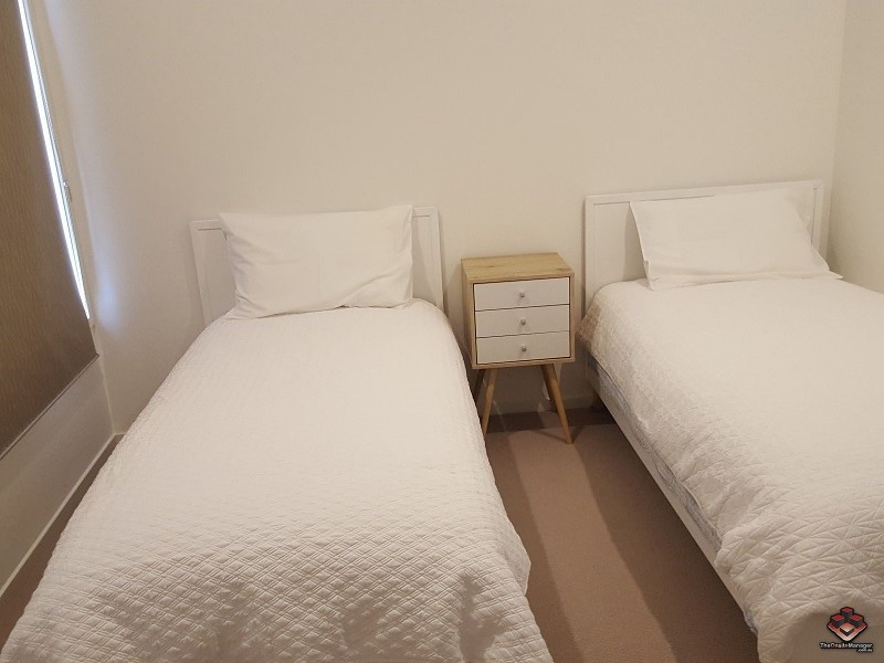 2 Town Centre Close, Carrara QLD 4211