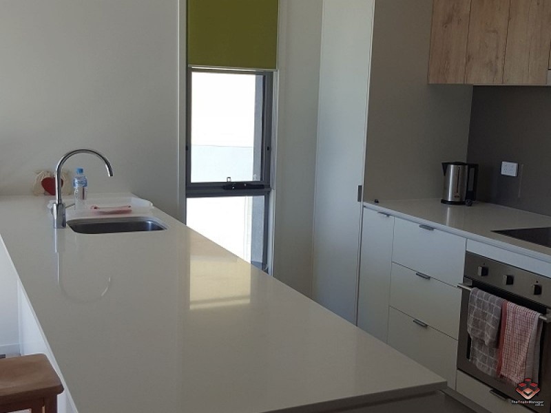 2 Town Centre Close, Carrara QLD 4211