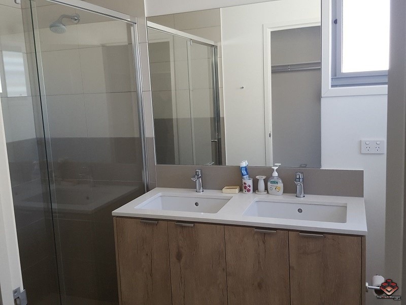 2 Town Centre Close, Carrara QLD 4211