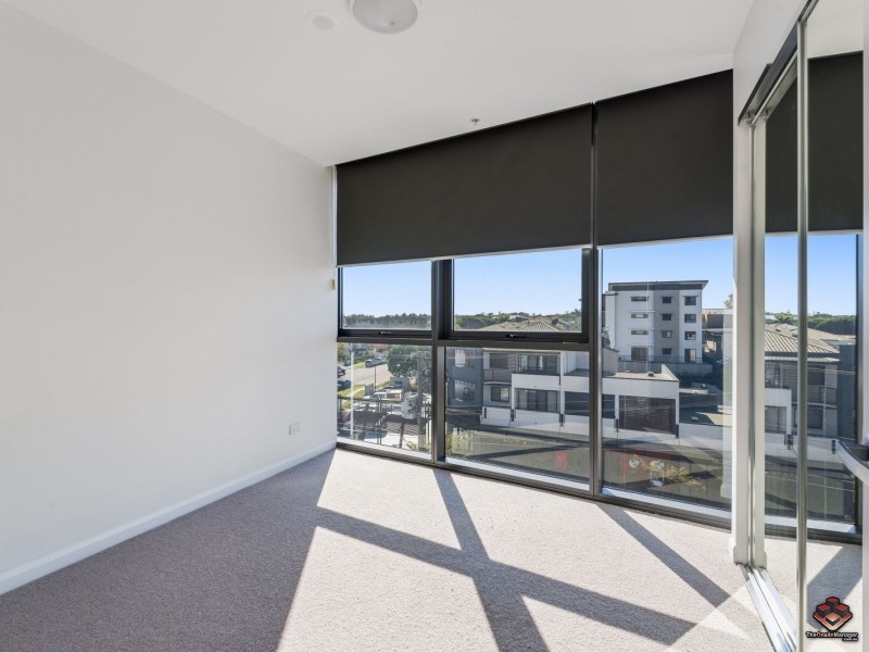 10705/300 Old Cleveland Road, Coorparoo QLD 4151