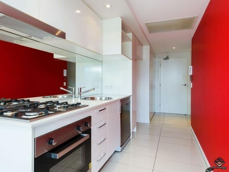 2 East Quay Drive, Biggera Waters QLD 4216