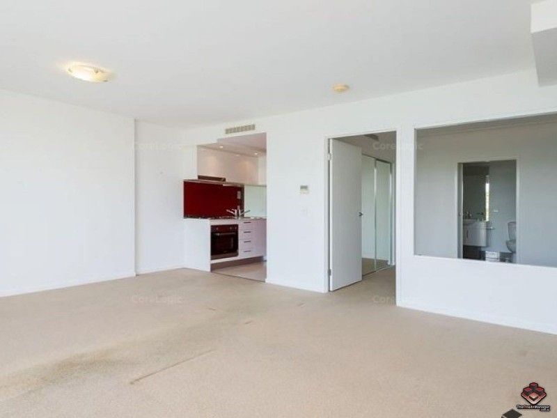 2 East Quay Drive, Biggera Waters QLD 4216