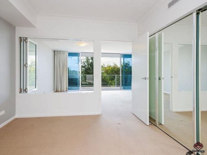 2 East Quay Drive, Biggera Waters QLD 4216