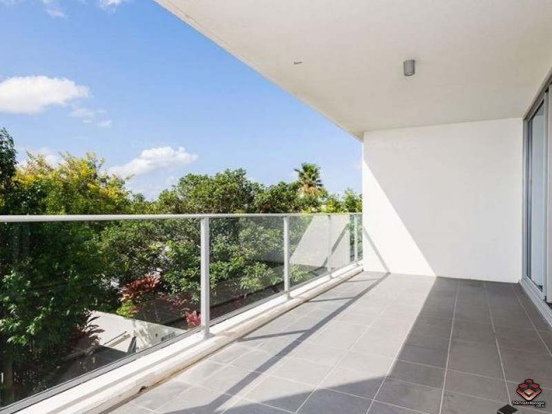 2 East Quay Drive, Biggera Waters QLD 4216