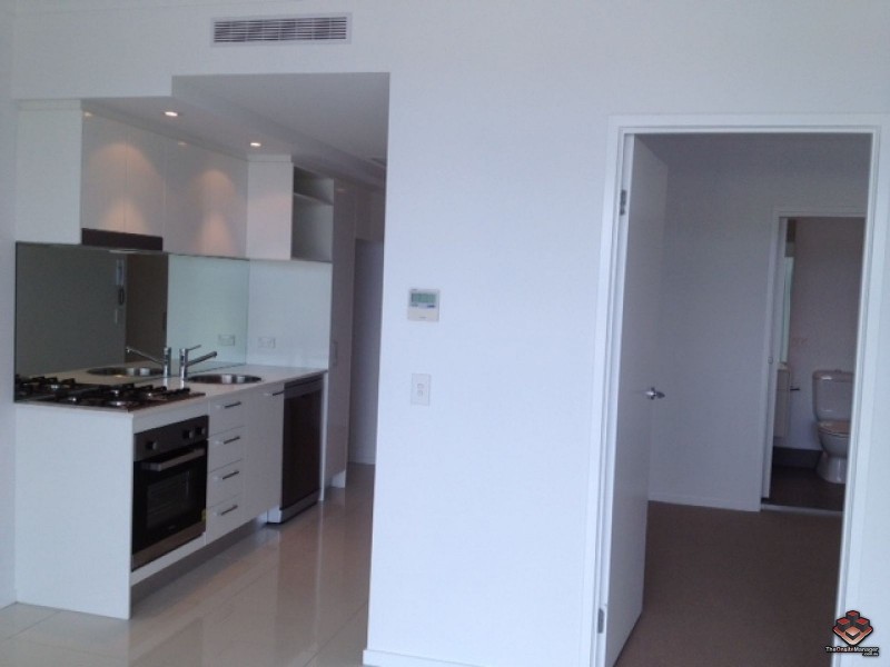 2 East Quay Drive, Biggera Waters QLD 4216
