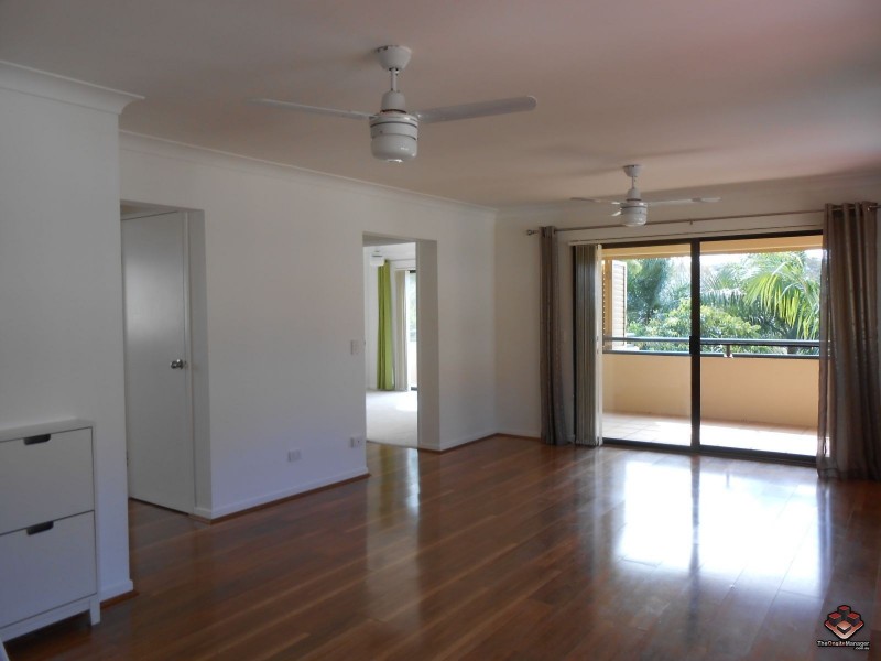 4/37 Dixon Street, Coolangatta QLD 4225